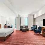 Hotel Hampton By Hilton 3*