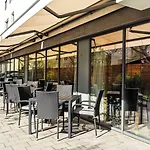 Hampton By Hilton Hotel 3*