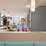 Отель Hampton By Hilton 3*