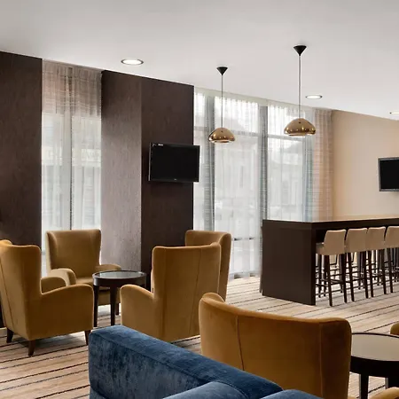 Ξενοδοχείο Hampton By Hilton 3*