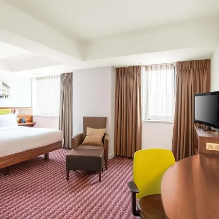 Hampton By Hilton 3*