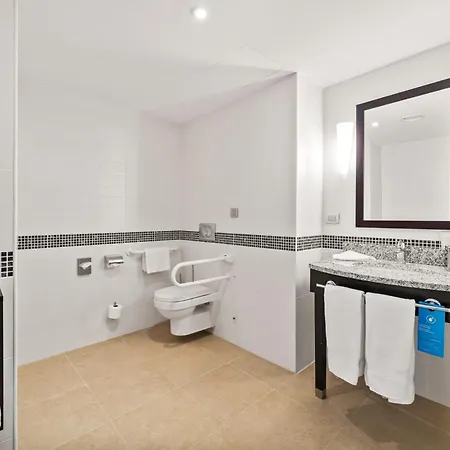 汉普顿克卢日纳波卡希尔顿酒店 酒店