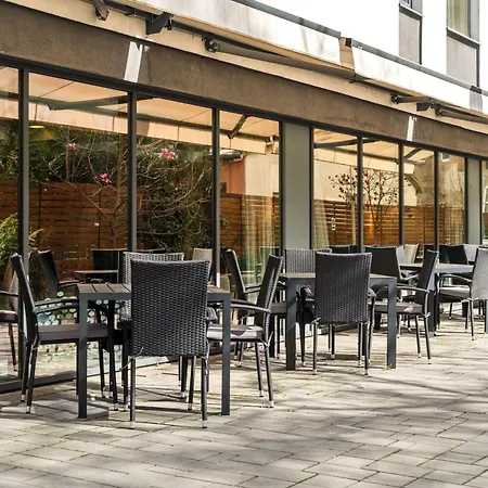 Hampton By Hilton Hotell 3*