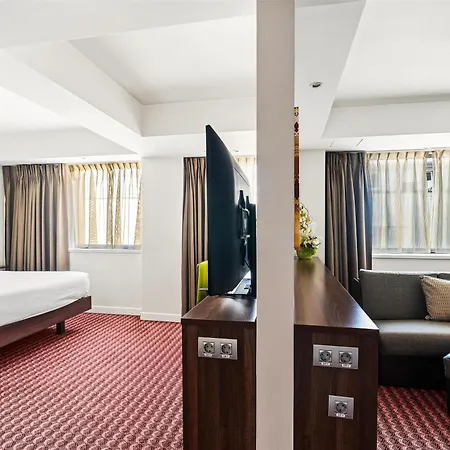 Отель Hampton By Hilton