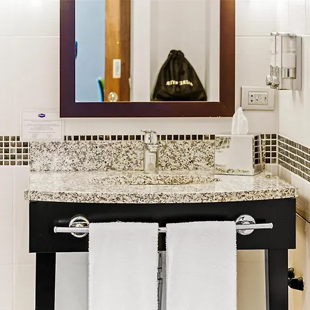 Hampton By Hilton Ξενοδοχείο 3*