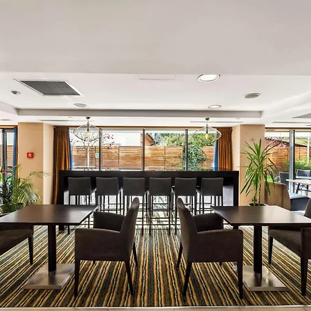 Hotel Hampton By Hilton 3*