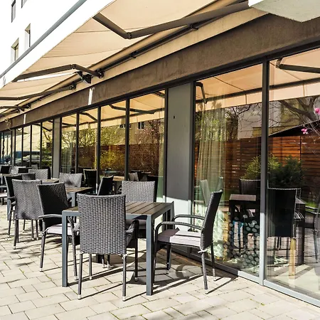 Hampton By Hilton Hotel 3*