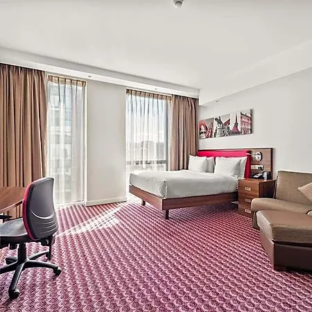 Hampton By Hilton Hotel