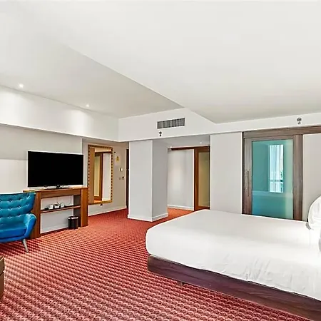 Hotel Hampton By Hilton 3*