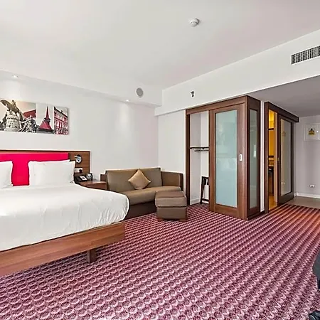 Hampton By Hilton 3*
