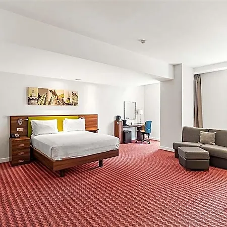 Hampton By Hilton Hotel
