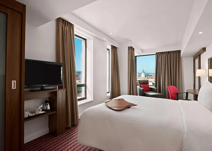 Отель Hampton By Hilton 3*