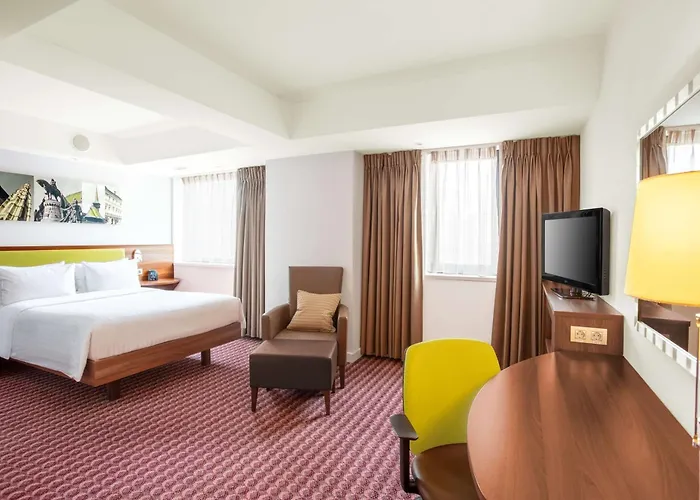Hampton By Hilton 3*