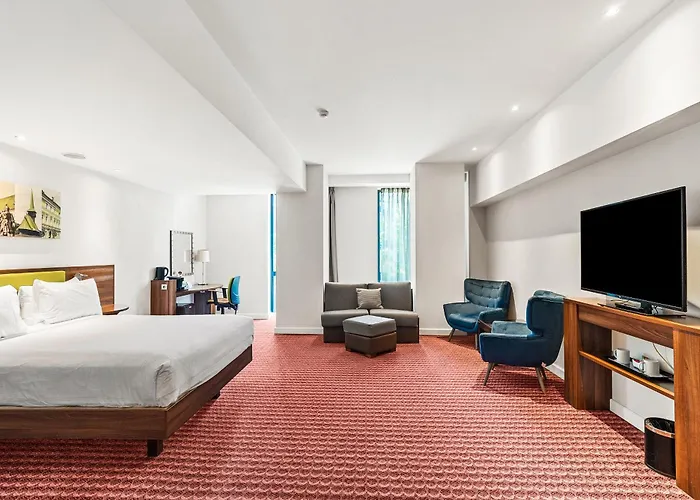 Hotel Hampton By Hilton 3*