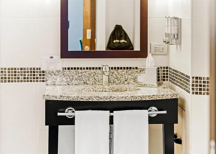 Hampton By Hilton Отель 3*