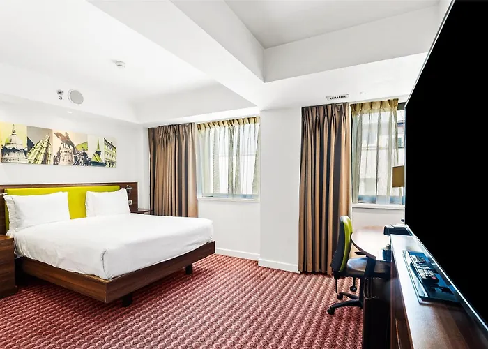 Hampton By Hilton 3*