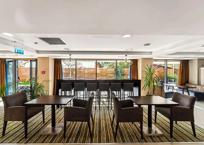 Отель Hampton By Hilton 3*