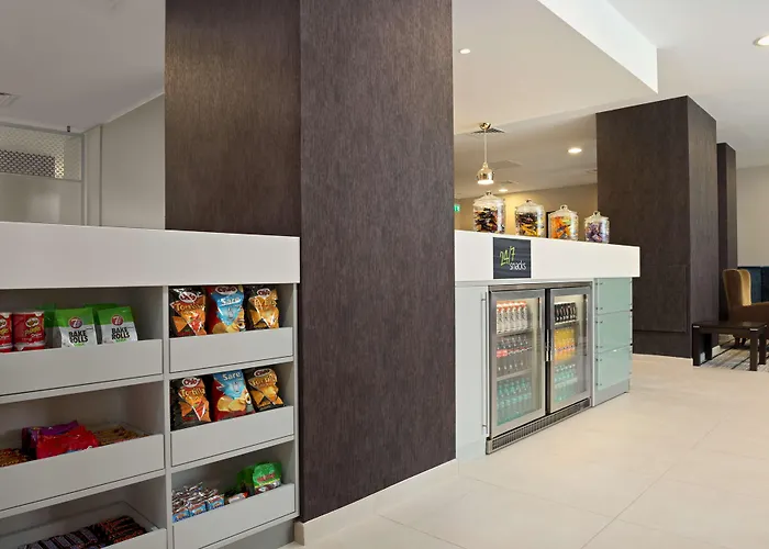 Отель Hampton By Hilton 3*