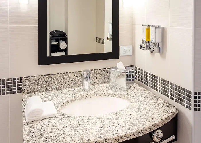 Hampton By Hilton Отель